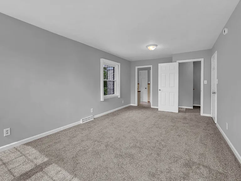 359 Meadow Ln — Photo 8