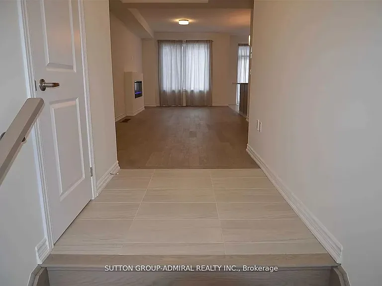 1475 Blackmore St — Photo 6