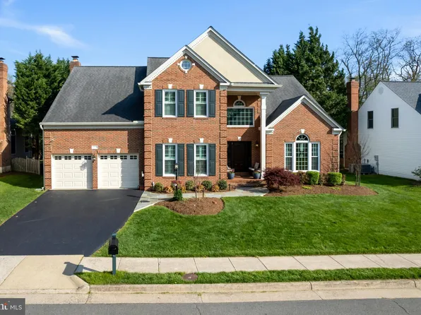 2519 Fallon Dr, Oak Hill, VA 20171