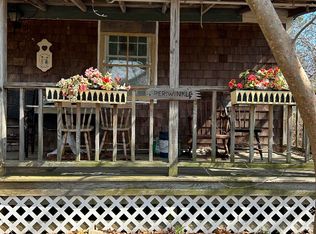 27 E Side Rd, Oak Bluffs, MA 02557
