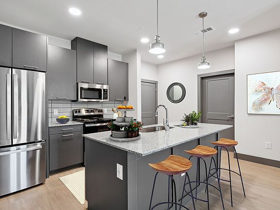 2nd image of 150 Word Pkwy #3B-2Ba-1375Sqft