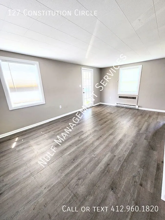 2 bed, 1 bath in Clairton — Photo 2