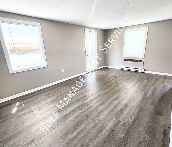 127 Constitution Cir — Photo 2
