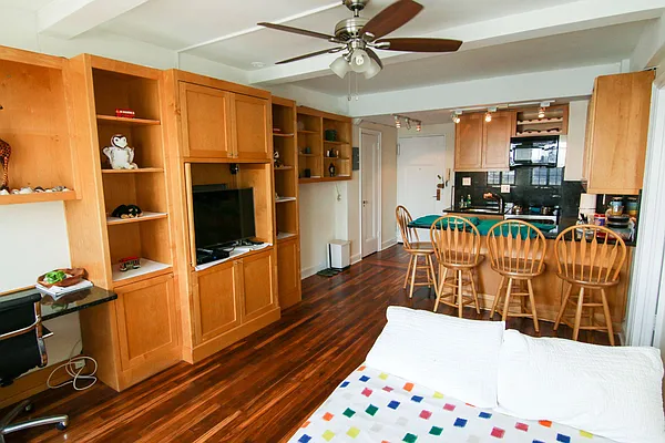 Rented by Target Realty Group | media 21