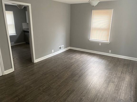 3rd image of 14901 Oakdale Ave