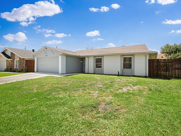 3rd image of 2314 Benbrook Dr
