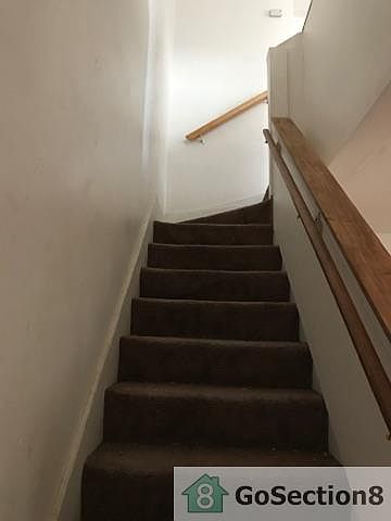 2nd image of 820 Lyndhurst St
