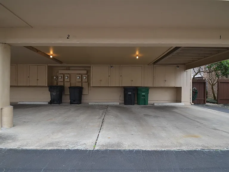 5524 Beverlyhill St #2 — Photo 35
