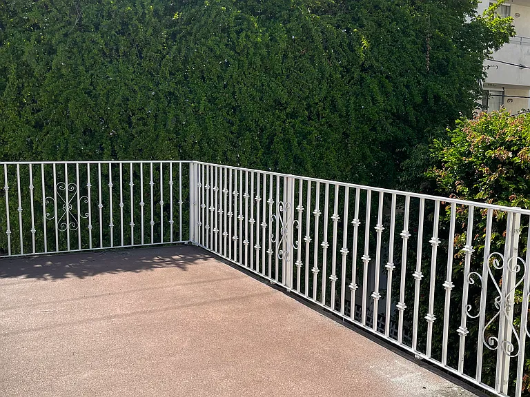 PRIVATE & EXCLUSIVE EXTRA LARGE PATIO