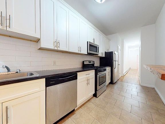 3rd image of 305 W 113th St #3B