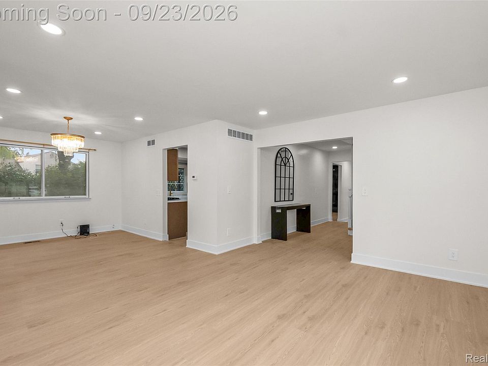 35181 Valley Forge Dr, photo 23