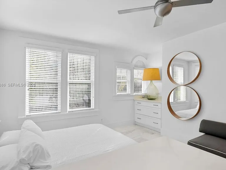 739 2nd St #6 — Photo 3