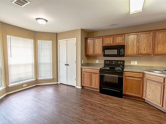 2nd image of 13927 Creek Crossing Dr