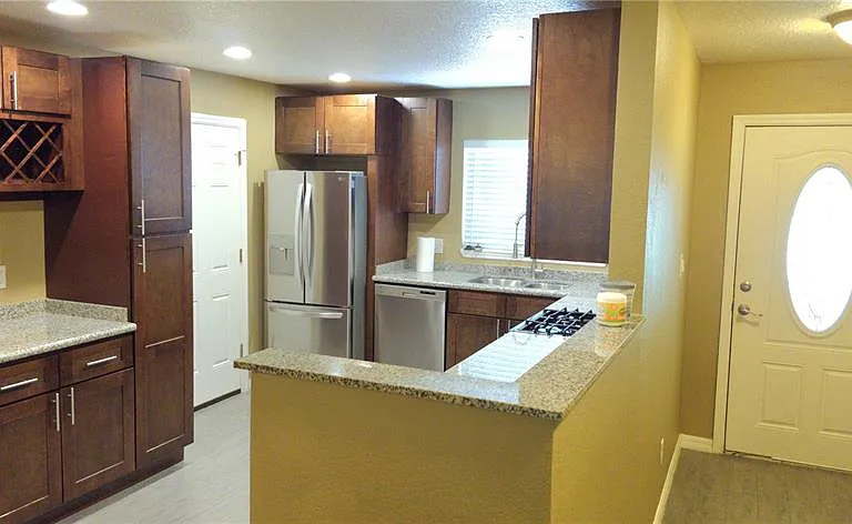 4743 Larchmont Ct — Photo 11