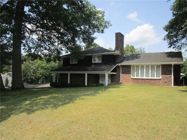 101 James St W, Leechburg, PA 15656