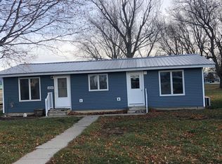 422 N Willow St #1, Paullina, IA 51046