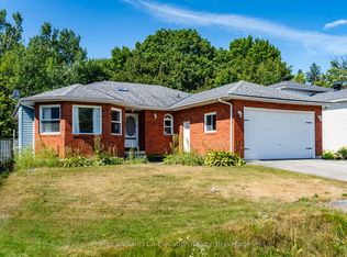 8 Bridle Rd, Penetanguishene, ON L9M 1J5
