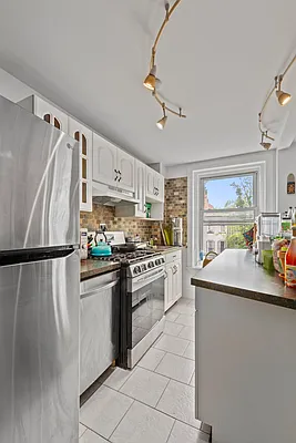 Rented by OneSpace Realty Group LLC | media 24