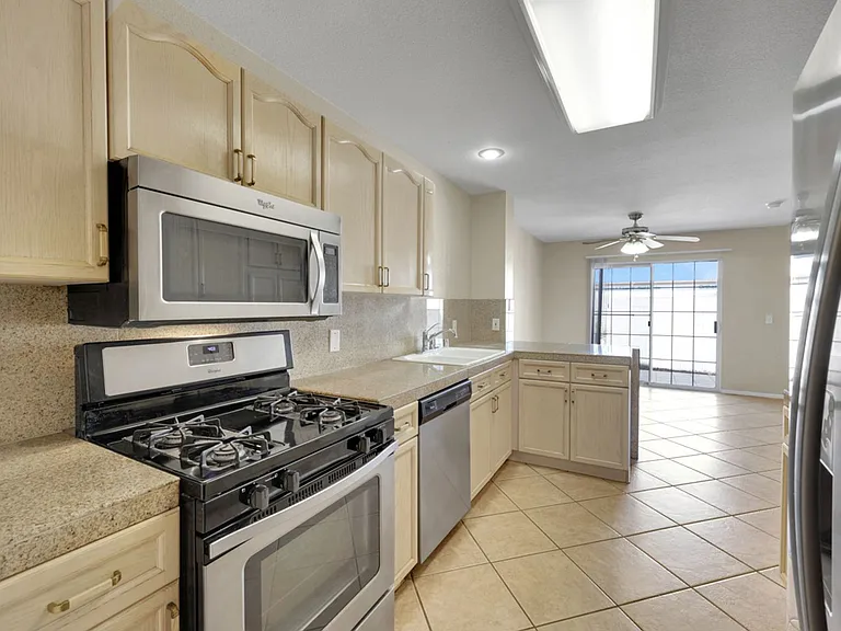 2600 Pebblegold Ave — Photo 8