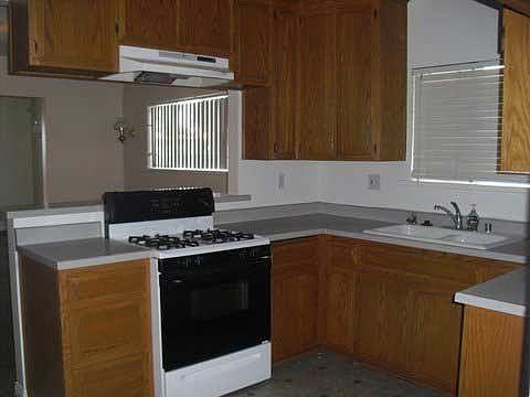 2nd image of 732 N Vine Ave