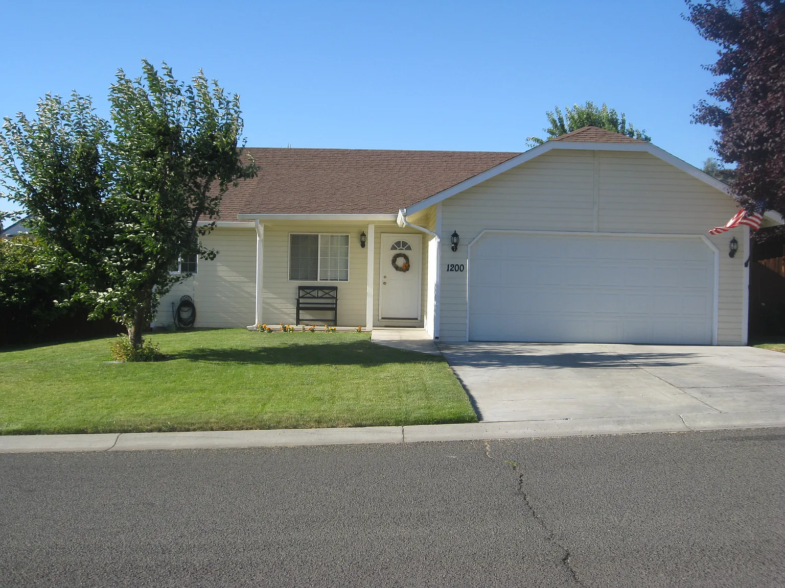 1200 W Home Ave photo 1