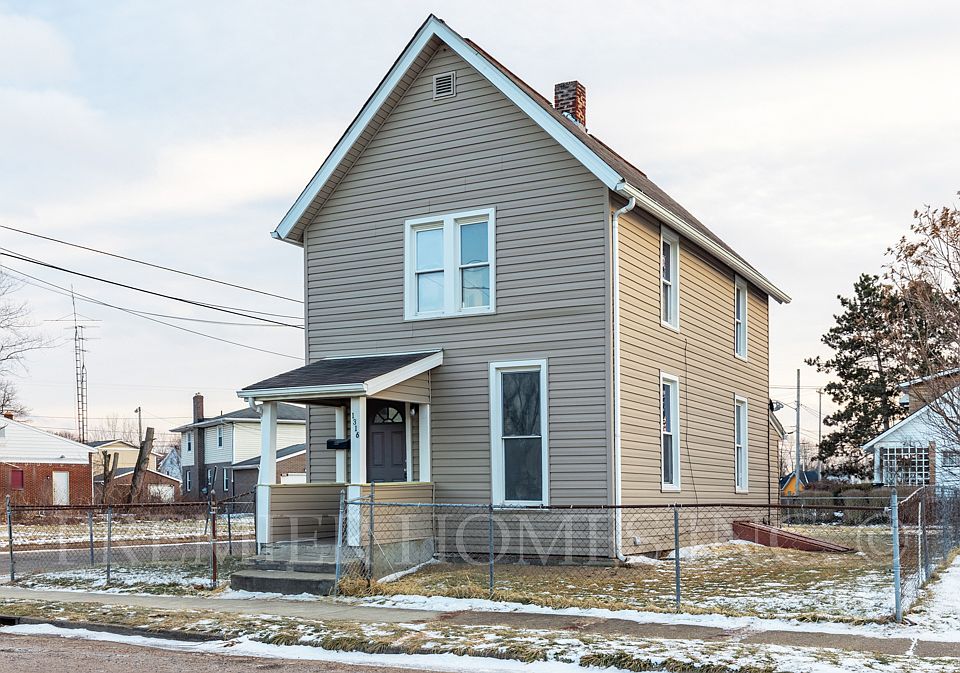 1st image of 1316 9th St NE