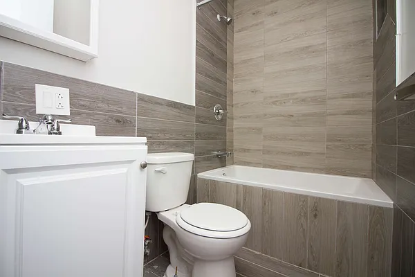 Rented by Nooklyn NYC LLC | media 4