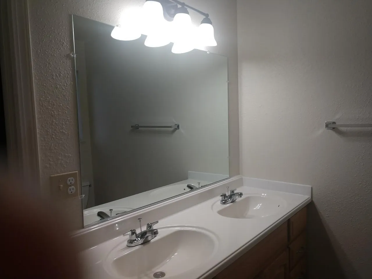 2 bed, 800 sqft, $2,900 — Photo 2