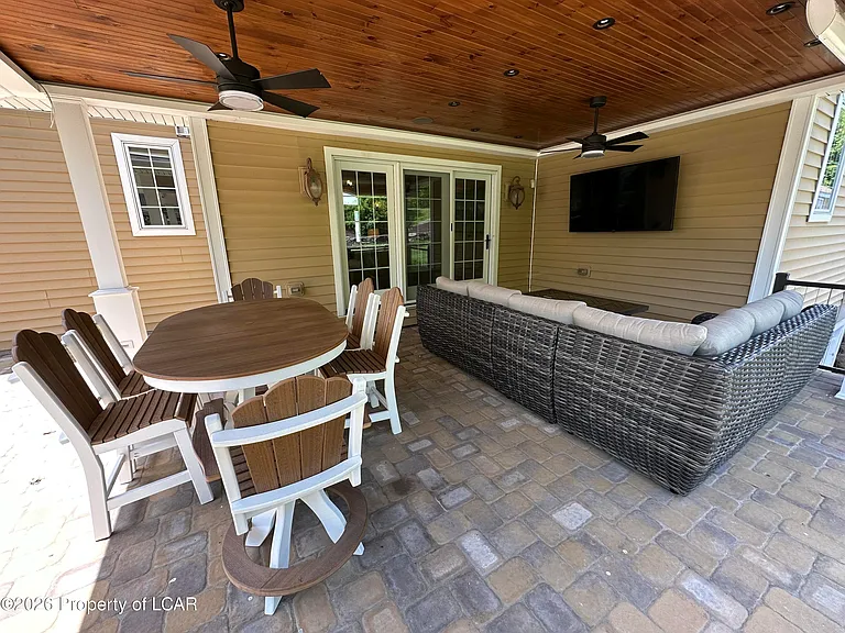 228 Windsor Way — Photo 35