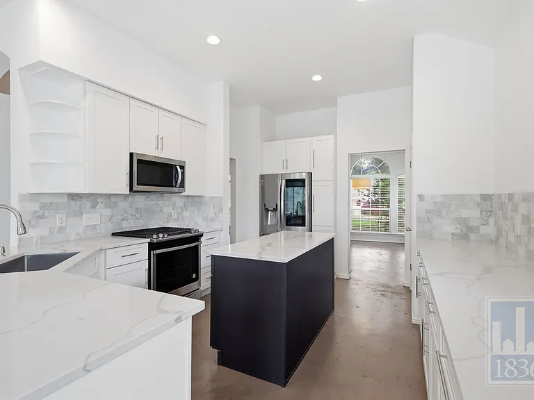 2217 Speidel Dr — Photo 6
