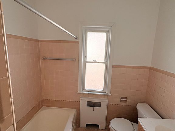 5th image of 4801 Reading Rd #5