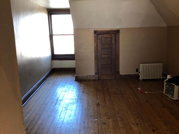 Bedroom on 3 rd floor