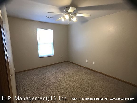 4th image of 131 Dorset Ct APT 1