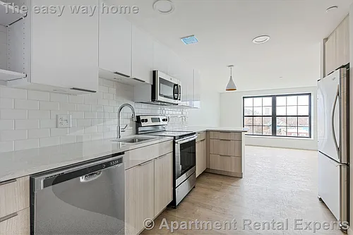 10 Soden St #402 Photo 1
