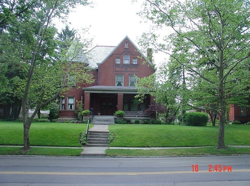 Street View : 5,000 sq ft. Victorian with 5 bedrooms & 2.5 bath near Wittenberg University