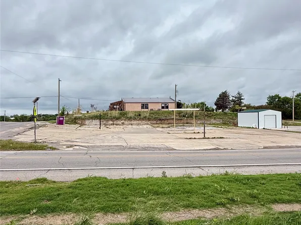 1202 W 1st St, Sulphur, OK 73086