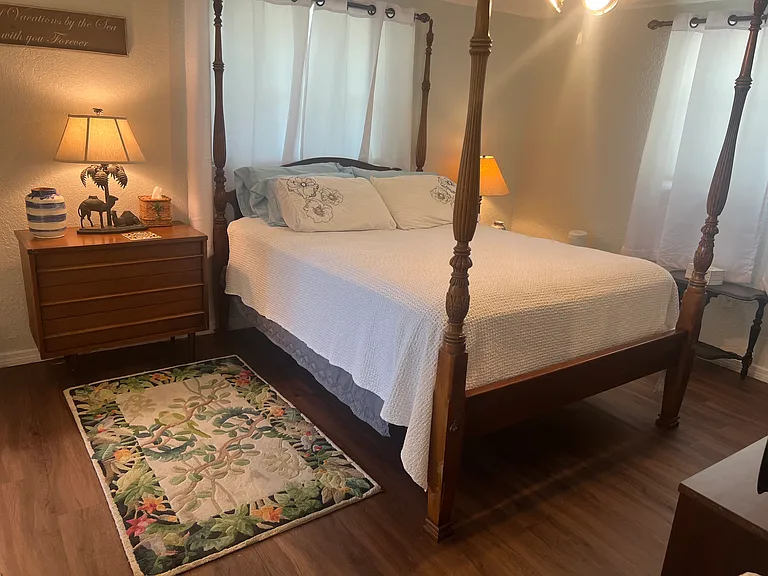 Queen Bed in Main Bedroom