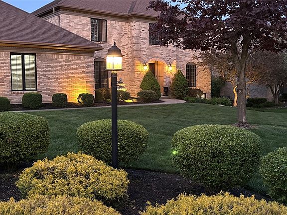 5th image of 8524 Point O Woods Ct