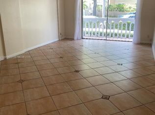 100 Edgewater Dr APT 102, Coral Gables, FL 33133