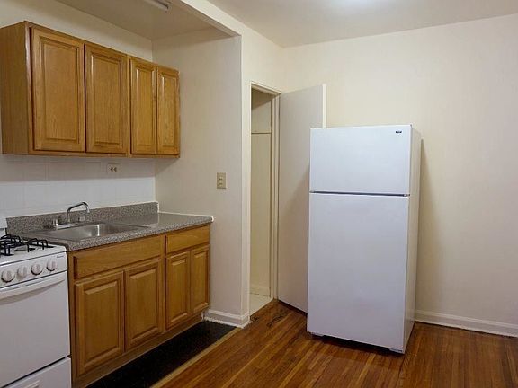 4th image of 7210 37th Ave APT 405