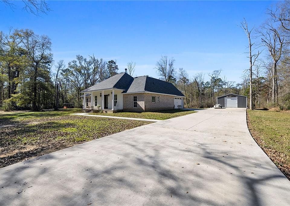 1st image of 39143 Woodland Acres Dr