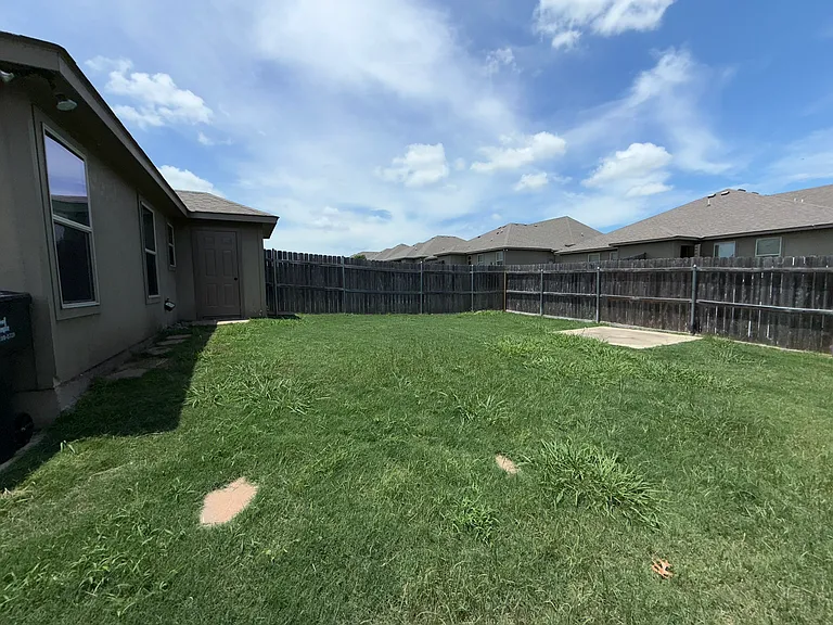 602 Ferrara Cir #A — Photo 19