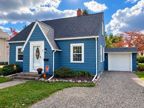 85 E Division St, North East, PA 16428