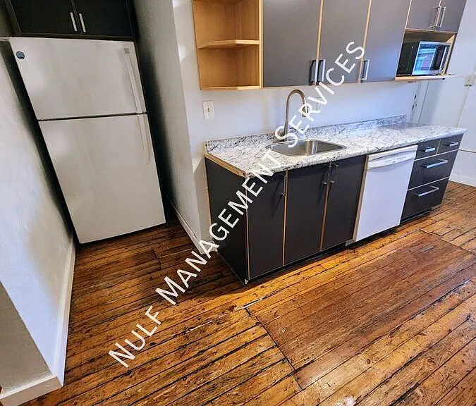 5233 Butler St #2 — Photo 1