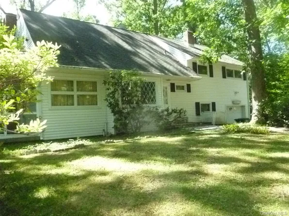 17 Chestnut Lane, Newburgh, NY 12550