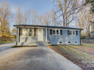 9812 Feldbank Dr, Charlotte, NC 28216