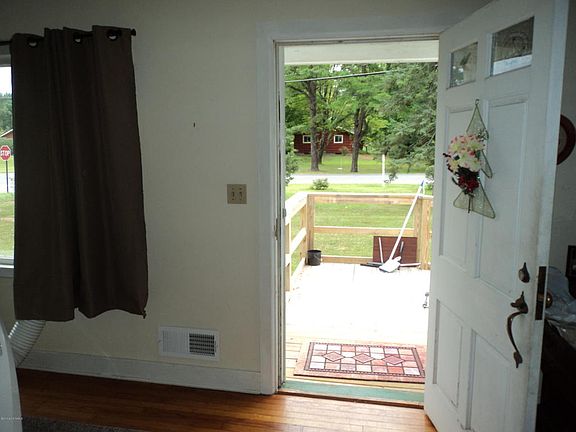 4th image of 597 Gansevoort Rd
