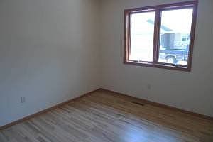 4th image of 617 4th Ave N