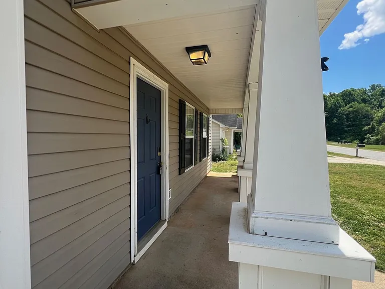 176 English Hills Dr — Photo 3