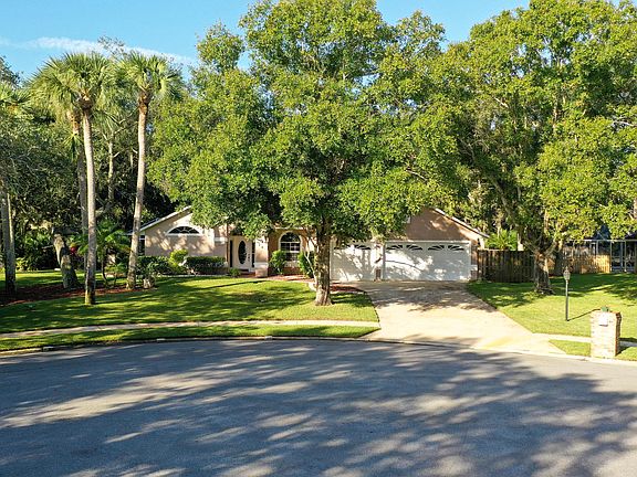 3rd image of 1816 Sabal Palm Dr